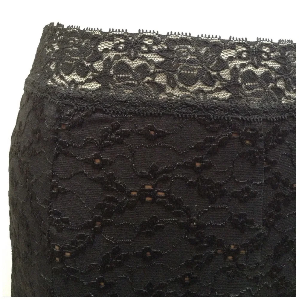 Women's CAbi Skirt Black Lace Stretchy Above Knee Size Medium - Picture 3 of 6